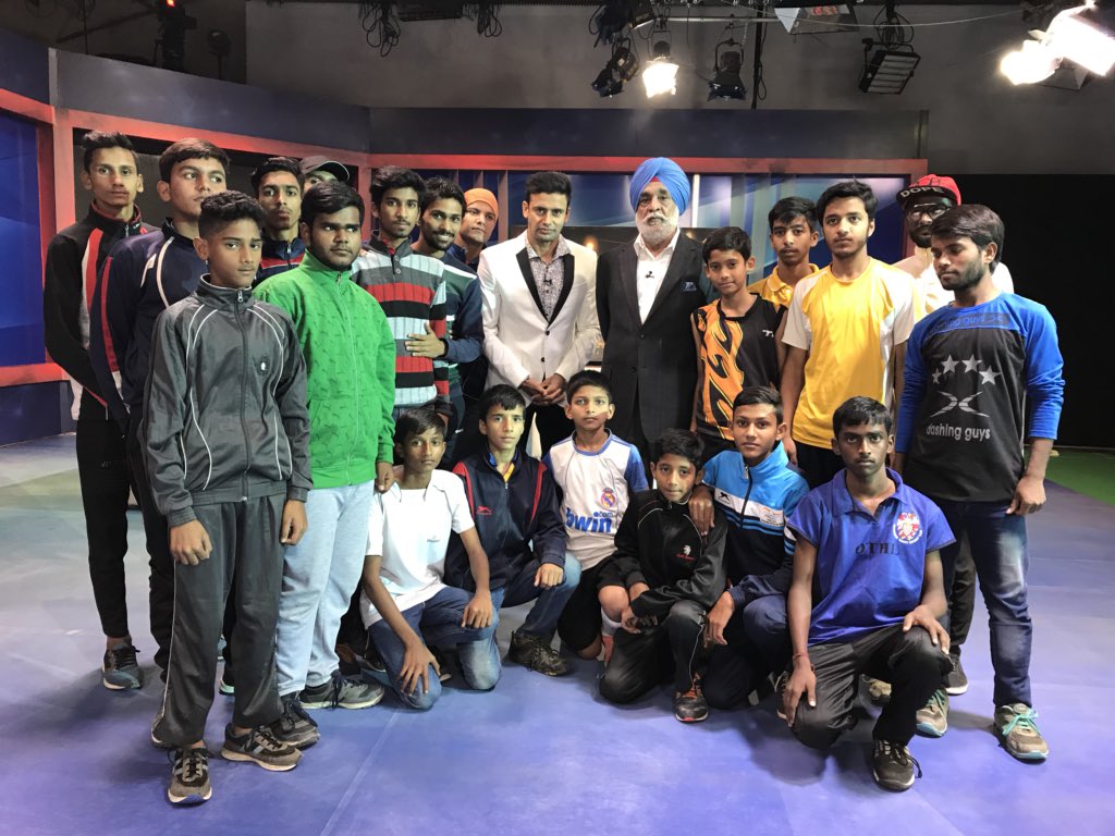 Sangram_Sanjeet's tweet image. Plz watch Inspirational journey Legend of @TheHockeyIndia, Maiden World Cup winning captain & @Olympics Medalist sh.#AjitPalSingh ji in #Hauslo Ki Udaan with #SangramSingh tomorrow 15th June 9pm on @ddsportschannel 🇮🇳🙏