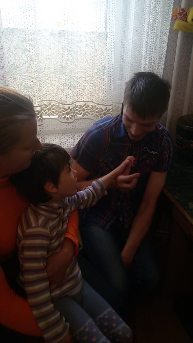 fondembrace2017's tweet image. 💚 Помните такое произведение Льюиса Кэрролла «Алиса в стране чудес»? Про девочку по имени Алиса и о том, какие приключения ей пришлось пройти в волшебном мире, чтобы достигнуть своей цели. 💚 У нас тоже есть такая девочка Алиса. И ей нужна помощь.
👉бф-объятие.рф