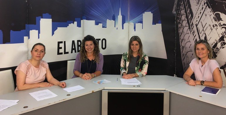 radiogandia's tweet photo. ¿Cómo encontrar trabajo? ¿Qué formación extra vas a necesitar? ¿Qué buscan exactamente las empresas? ¿Cómo ponerte en contacto con ellas? Todas las respuestas están el el programa #Urbajobs de @UrbalabGandia 12.20h #ElAbierto con Paloma Moreno, Silvia Borrás y Elena Moncho. https://t.co/HYIEasplwE