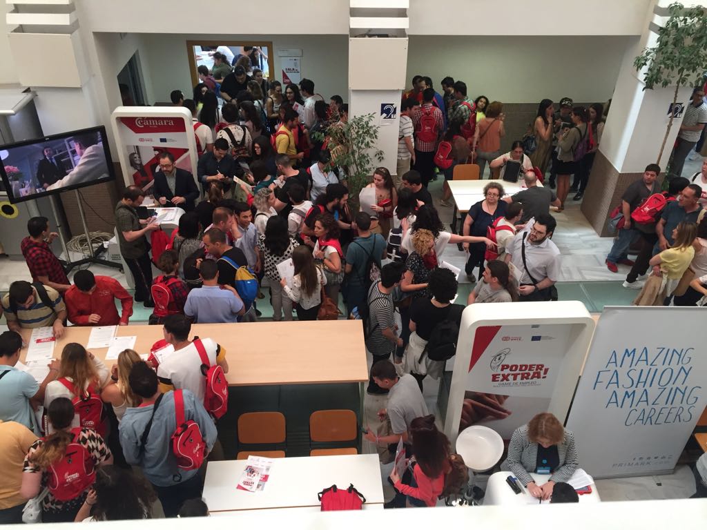 Fundacion_ONCE's tweet photo. Éxito de asistencia a nuestro Game de Empleo de #Sevilla!!
Los jóvenes con #discapacidad quieren ser protagonistas de su futuro, y así lo están demostrando hoy!!
#PoderExtraSevilla @garantia_juv https://t.co/L0yp4RV2pn