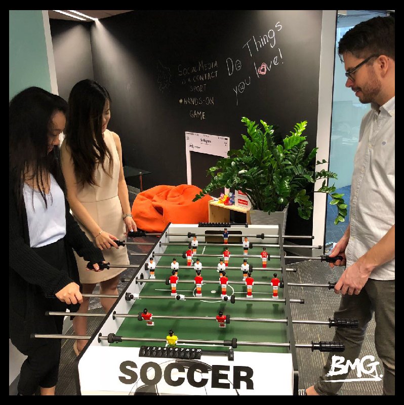 bmg_ww's tweet photo. It's break time at BMG. Get a fun glimpse into our office!  

https://t.co/lpDKSQNhhW

#Diversity #DigitalAgency #BMGLife #HKDigitalAgency #GlobalAgency #CompanyCulture #CompanyPerks #Funtime #Teamwork #Welcome #OfficeLife #AgencyLife #HongKongAgency #GlobalAgency  #BMG2018 https://t.co/3kS2Xe9r2P