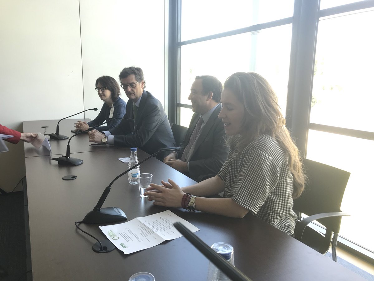 APPA_Renovables's tweet photo. Participa ahora Fernando Schwartz de @Grupo_Ence, también hablarán Miguel Ruiz-Gálvez de @Veolia e Isabel Tarín de #Urbaser. #Genera2018 #N116 https://t.co/K9q84AXhmH