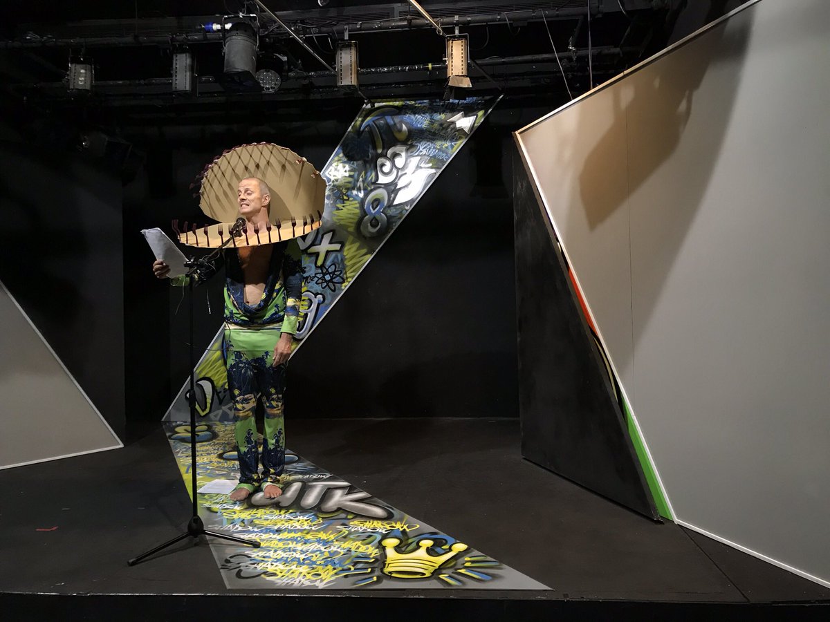 yorgos_petrou's tweet image. When wonderful @JonnyWooUK performed as a carnivorous flower he was captivating. #VenusFlytrap by #JoBilac and Directed by @vhesses for #BrazilDiversity @theatre503 - such an honour to create that costume 🌾