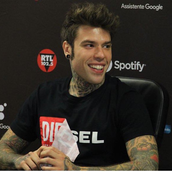 gio_collection_'s tweet photo. @Fedez for @DIESEL ... t-shirt available online.... Shop online ...Link in bio👆👆
giocollection #instagood #photooftheday #fashion #beautiful #love #like4like #followme #follow #picoftheday #instaday https://t.co/woAPmDsJlY