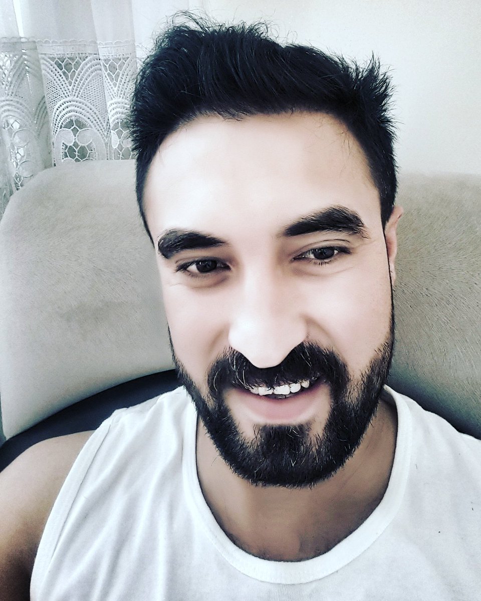 Nasil yatiyorum nasıl kalkıyorum, günler nasıl geciyor hiç Bir şeyin farkında degilim. Herşey bir halisinasyon gibii...