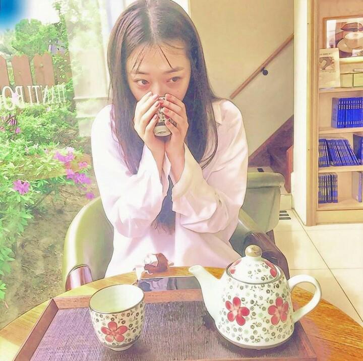`glance. It's okay if i taste a bit, right? Kkkk.