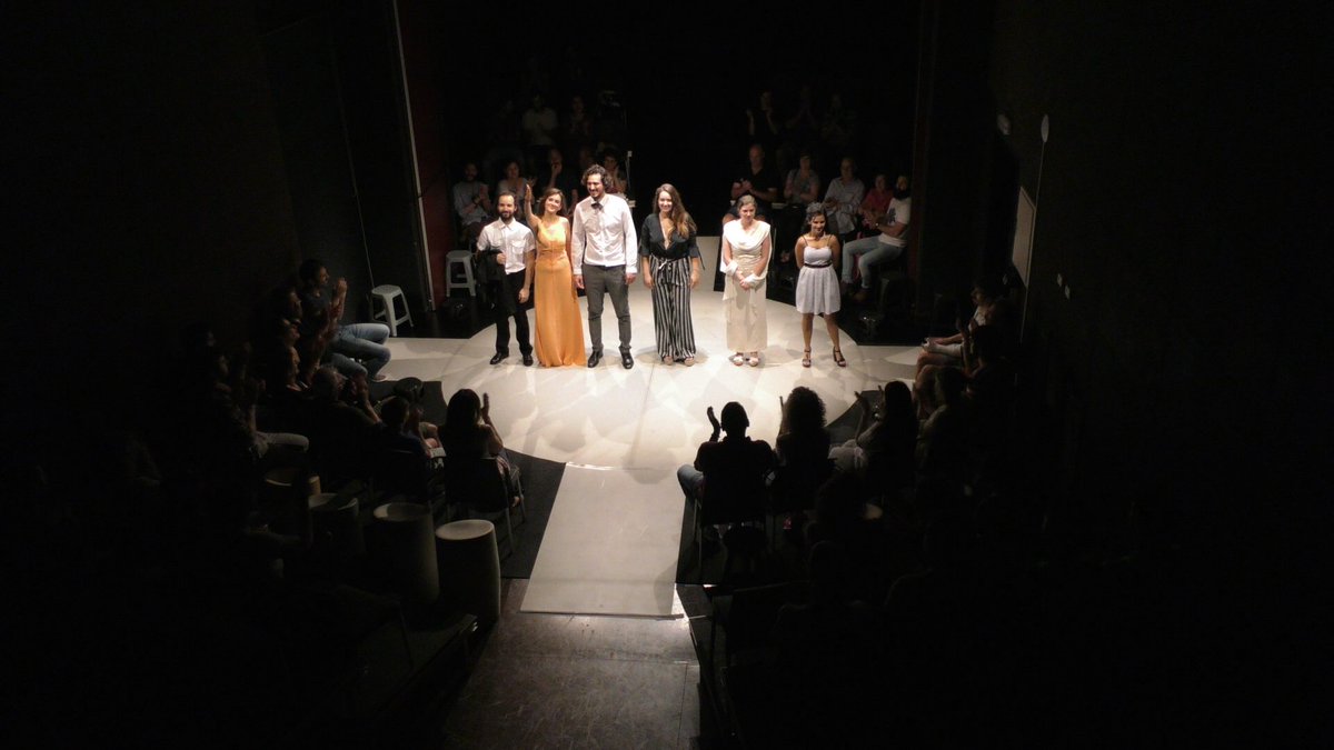 Alumnes de l'<a href="/ESADIB/">ESADIB</a> representant “Pommerat”, a l’auditori de l’escola #ESADIB #Pommerat #Teatre #ArtsEscèniques
