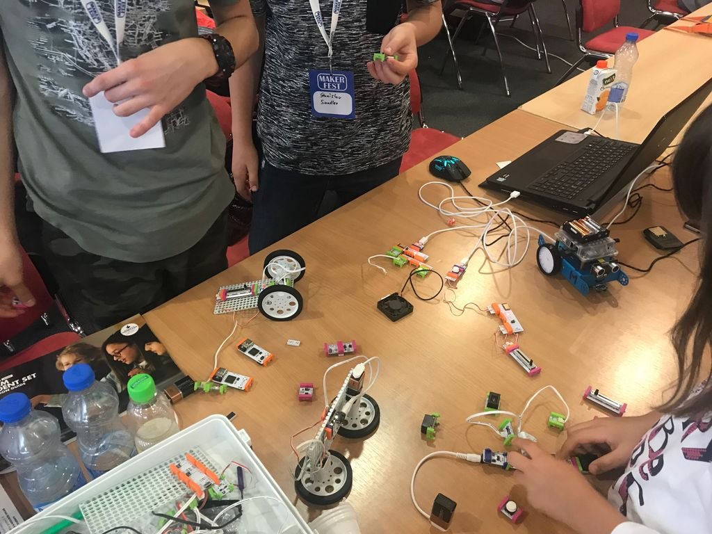 eMagine_rs's tweet photo. Past Saturday our team visited Maker Fest in Novi Sad. Bosch was the general sponsor and we had the opportunity to learn more about some interesting IoT solutions that are being created by high school students.
Thanks for having us, it was amazing! :) https://t.co/OlChfp2LE7