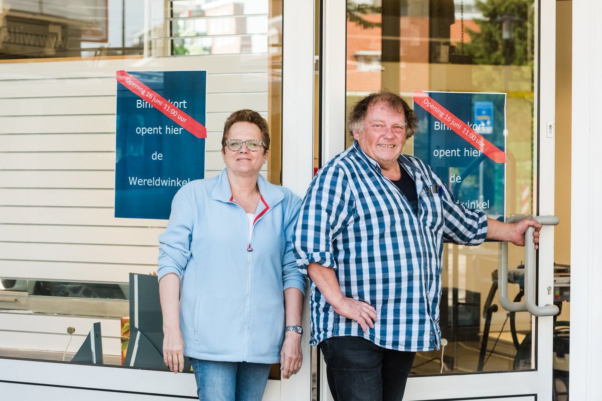 "Wereldwinkel opent deuren op 1e Hogeweg" - een gesprek met vrijwilligers Lies de Goede en Harrie van Dijk bit.ly/2LNd4Fm