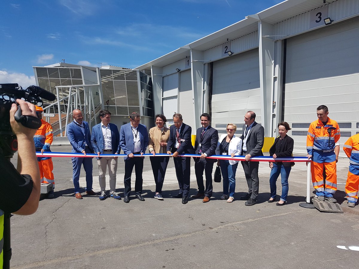 f_costes's tweet photo. Ça y est le nouveau centre de tri dernière génération sur l' #Ecopole @suezFR @GrandNarbonneCA est officiellement inauguré. Plus de 20 agents @suezFR travaillent au quotidien pour valoriser nos déchets ! https://t.co/Wb2N5pDcuF