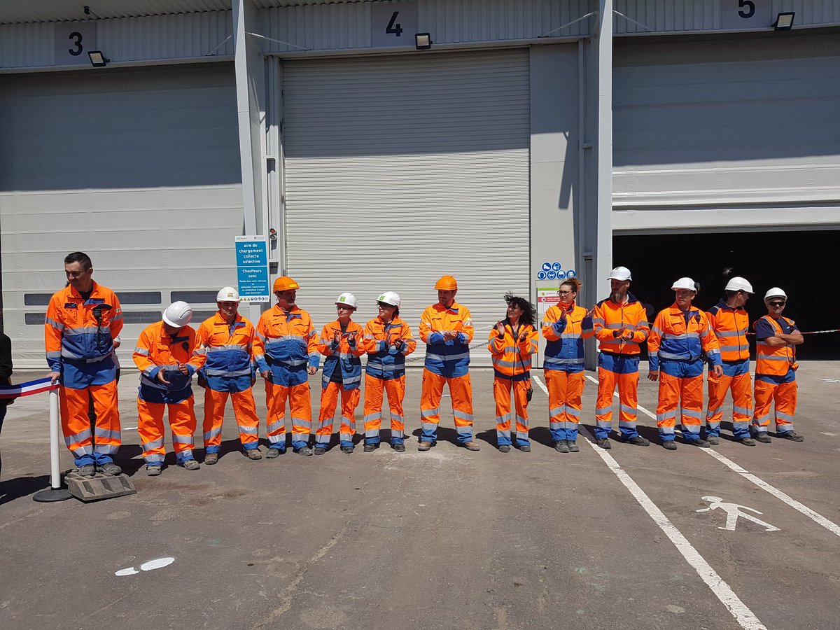 f_costes's tweet photo. Ça y est le nouveau centre de tri dernière génération sur l' #Ecopole @suezFR @GrandNarbonneCA est officiellement inauguré. Plus de 20 agents @suezFR travaillent au quotidien pour valoriser nos déchets ! https://t.co/Wb2N5pDcuF