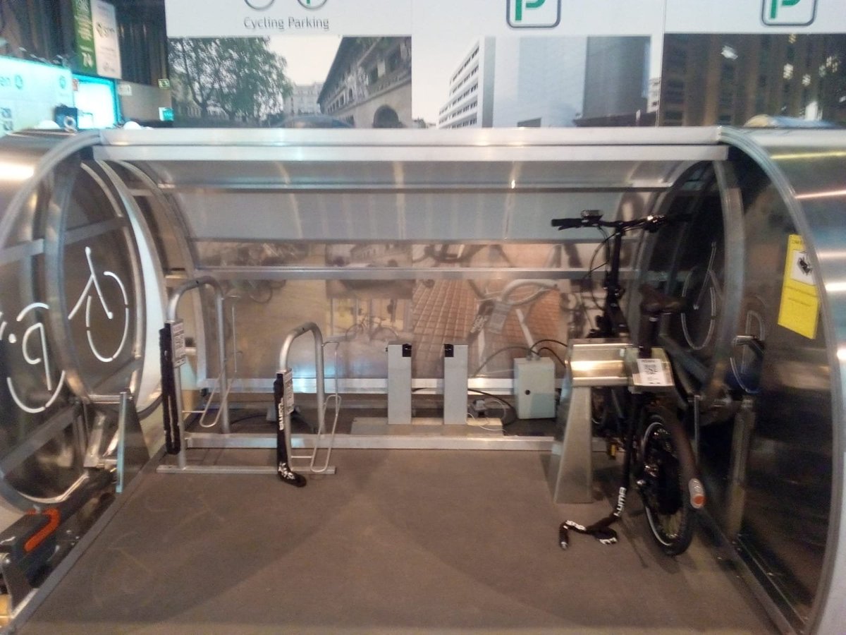 CMup2city's tweet photo. Seguimos un día más en la Feria #TECMA2018 en #Madrid, presentando nuestro nuevo modelo de Intelligent parking llamado Santander, así como muchas sorpresas más. Os esperamos en el Foro de Medio Ambiente y Sostenibilidad hasta mañana 15 de junio
#Up2City #FSMS #IntelligentParking https://t.co/O9hGx23IEm