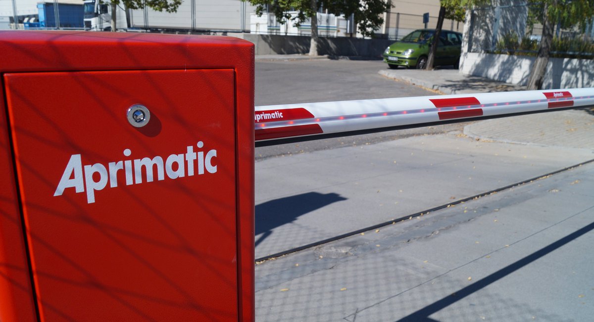 AprimaticDoors's tweet photo. Barreras automáticas, #pilonas, #bolardos, obstáculos escamoteables... Puedes consultar todas las soluciones para control de accesos y seguridad de @AprimaticDoors aquí ⬇️ https://t.co/B7AgNujXEl https://t.co/YemU7FA1j0