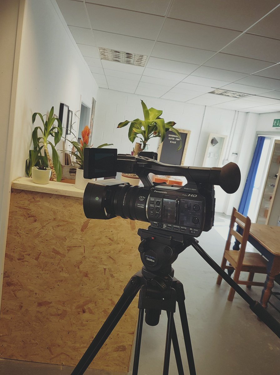 cstudioyork's tweet photo. Guess who's been here today?!....Lovely Rebecca from Thatstv! I will be on Freeview channel 8 TONIGHT! You will see my face on a loop from 6pm til 8am! Check it out and see what we have to offer here at The Creative Studio @cstudioyork https://t.co/r5dtbc7RH4
