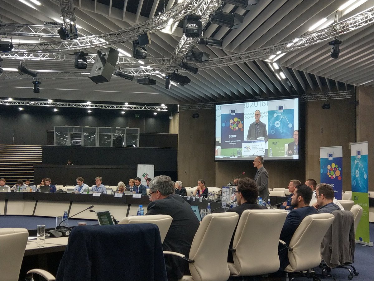 derilinx's tweet photo. The European #LandRegister interconnection project and the challenges of standardised access to data outlined by Gabriel Sima from DGJust #SEMIC2018 @EU_ISA2 #LRI https://t.co/rfkv5cveUn