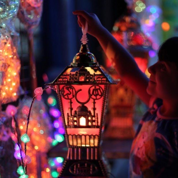 After a month of fasting, tonight marks the final evening of Ramadan. We wish everyone celebrating a peaceful evening filled with good food and even better company! 📷: Irresistible Magazine