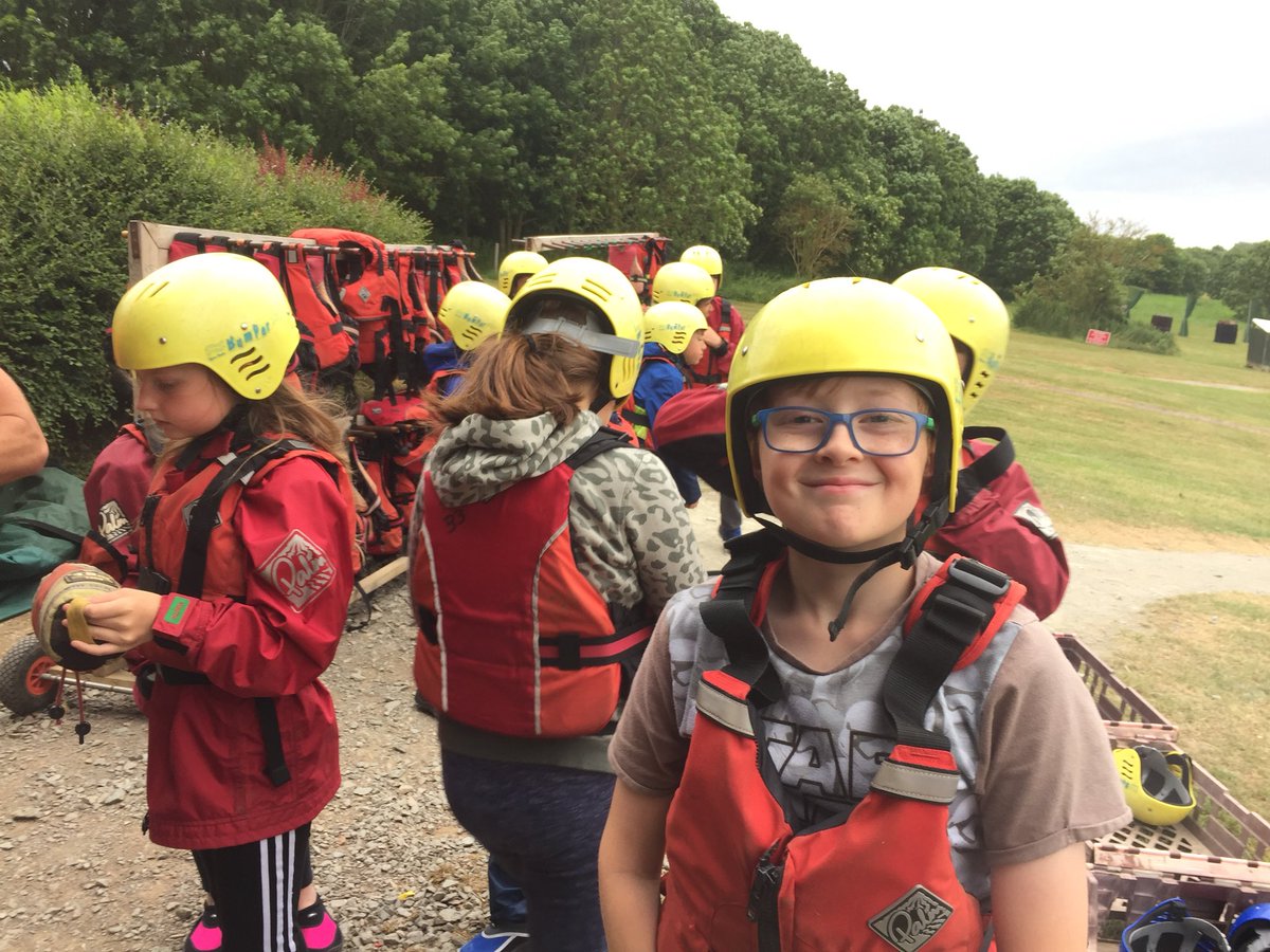 MrElliott7's tweet photo. Canoeing with the team @LongMeadowSch https://t.co/flNSLcUC5x