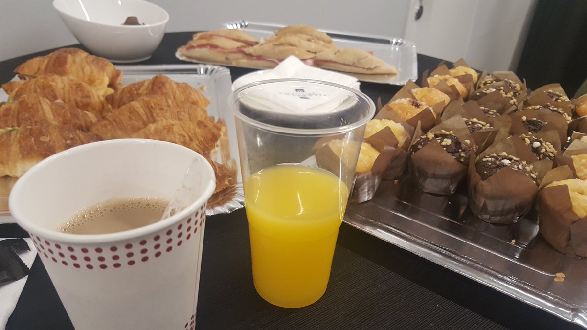 Valeriaroca's tweet photo. En #EcommerceTourBCN de coffe break. 😍😍 https://t.co/R9Enrmw58I