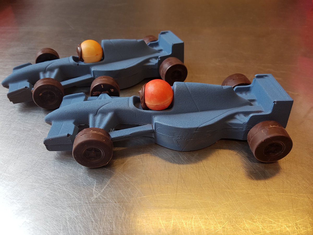 Voor de liefste❤ snelste🏎 sportiefste⚽ handigste🛠 modieuze👔 papa's hebben wij weer de leukste chocolade gemaakt !
#vaderdag #liefde #papa #chocolade