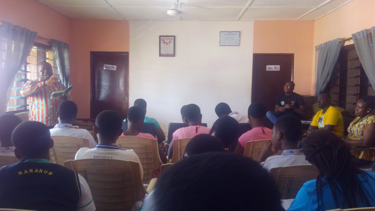 Aksarfo's tweet photo. Currently ongoing at @PPAGGhana middle zonal office is the @ippf advocacy meeting for #CSEinGH and eradication of sexual violence in schools. @neearchie Is taking participants through issues concerning sexual violence.  #LeaveNoOneBehind #TeachNotHarass @YAMghana @kwasiSELASSIE https://t.co/206q1rj3QG