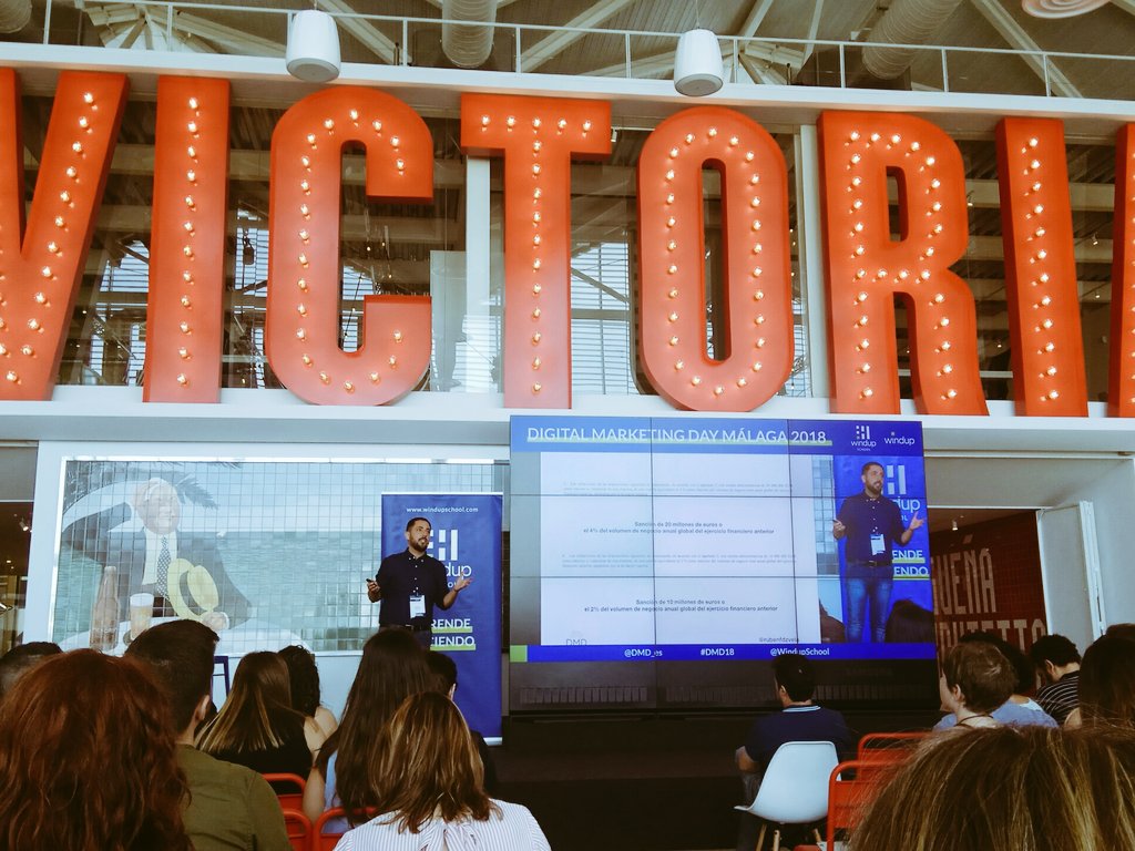 Noeliadiam's tweet photo. #RGPD en @DMD_ES con Rubén Fernández #DMD18 @WindupSchool @CervezaVictoria https://t.co/lU1A28qlmg