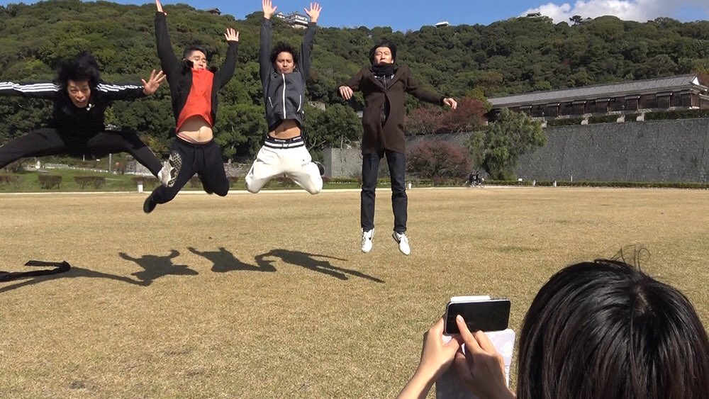 468kikaku_shop's tweet image. 昨年全国11都市にて上演した第35回公演「出てこようとしてるトロンプルイユ」を収録したDVD。コメンタリーはもちろん、特典映像も112分と盛りだくさん！2枚組で￥3,240(税込)です🙆🏻✨