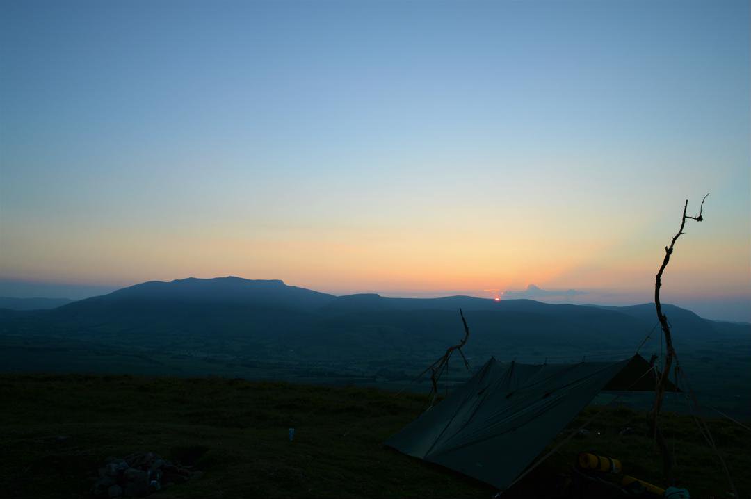 FjellTipis's tweet photo. Wild camping weekend with Fjell friends using a @TentipiTents  grill and 3m straps #camping #lovethelakes #lakedistict #Tipi #tent #glamping #placetobe #GetOutside #Sky #Cumbria #wildhorses https://t.co/gpDZzGdANE