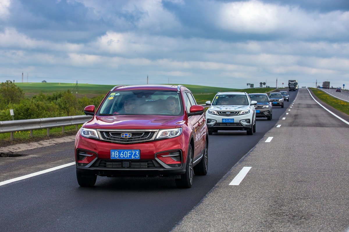 Geely X7 Sport launched Inter-continental trip event  A campaign  traveling 18000 km from China to London after delivery of No. 500,000  unit to customers. 
🔴 1) Drive from Moscow Russia to Minsk Belarus.