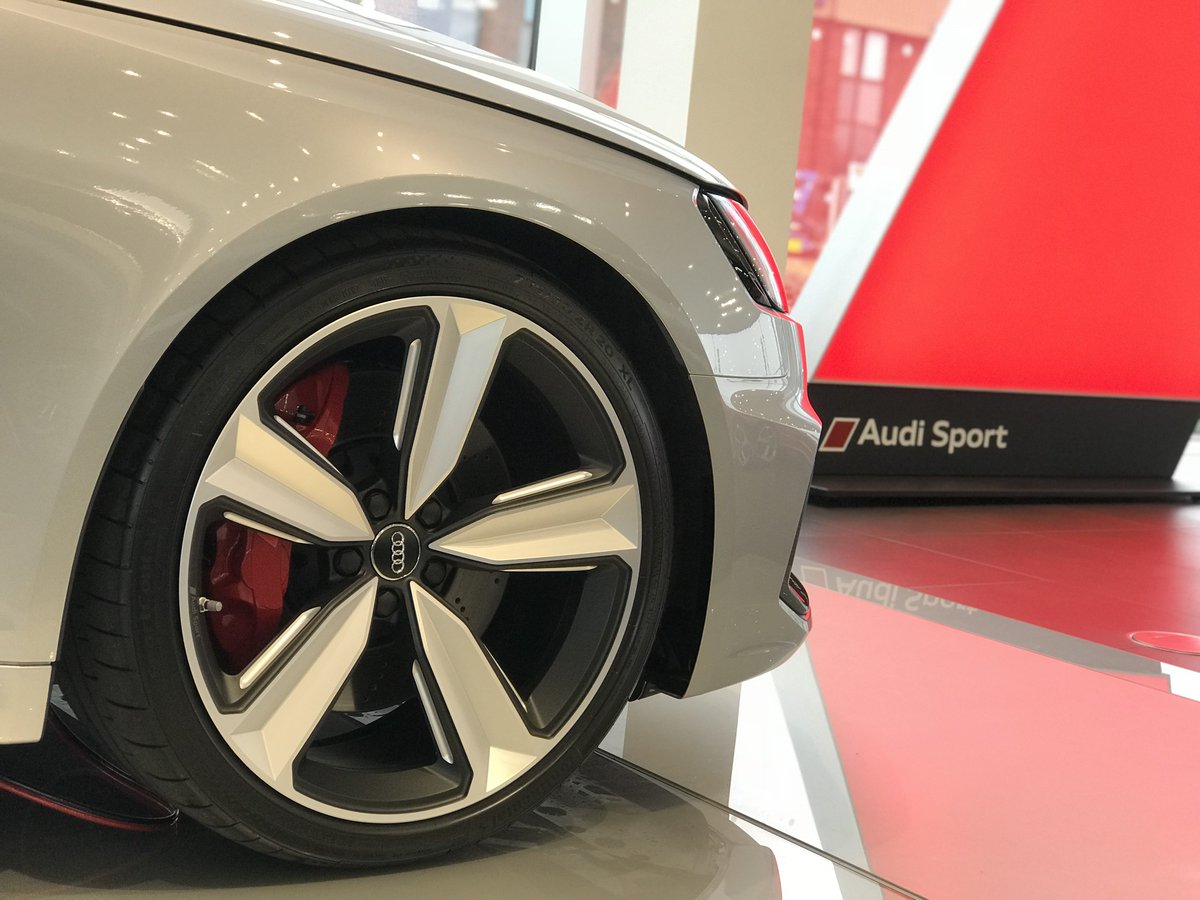 poole_audi's tweet photo. The all-new #Audi #RS4 #CarbonEdition 2.9 TFSI #quattro #450PS finished in #FloretSilver has landed.
Options Include:
🔻Panoramic Glass Sunroof
🔻Head-up Display
🔻Driver Assistance Pack
🔻Comfort & Sound Pack
🔻Red Calipers
🔻Sports Suspension
Call on 01202 775050 https://t.co/JuBsTkqRTi
