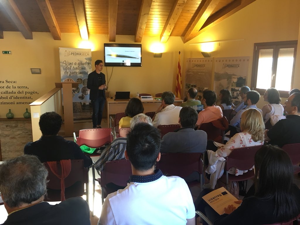 Segria_Sec's tweet photo. Avui en el marc de les jornades del projecte @TransferINN_ em pogut conèixer a fons els projecte de l’Adrià Dalmau de @nousegonsevoo, un projecte bassat en l’excel·lència i en el valor afegit de la producció d’ #oove.
Seguim💪🏻💪🏻
#SegriàSec 
#OliAmbValor https://t.co/GocetAK4Wp