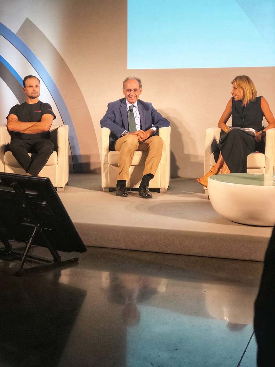 Academy Nissan Intelligent Mobility, la nuova generazione di corsi di guida sicura #Nissan &amp; Aci.

"Con <a href="/NissanItalia/">Nissan Italia</a> insegniamo ad usare la tecnologia inteligente per essere più sicuri alla guida."

Carlo Alessi, Alfredo Scala, <a href="/Vallelunga/">Autodromo Vallelunga</a>

#NissanIntelligentMobility #NissanLIVE