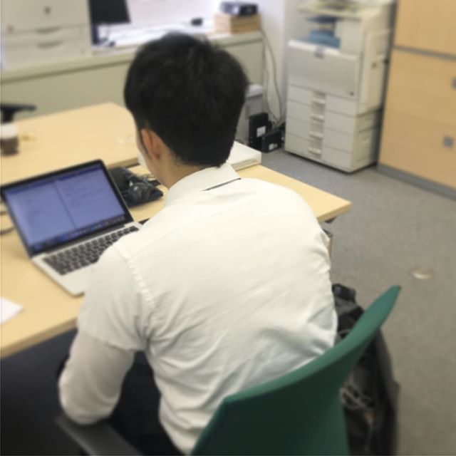 think_for_llc's tweet photo. think forのインターシッププログラムで、AI開発系の会社に参加している学生の様子を見に訪問。
提案用のプレゼン資料を作っておりました。頑張ってー！
#今日のthinkfor #インターシップ #名古屋 #ai #理系 https://t.co/4I0gEnfNhe https://t.co/ht6LrZ17yd