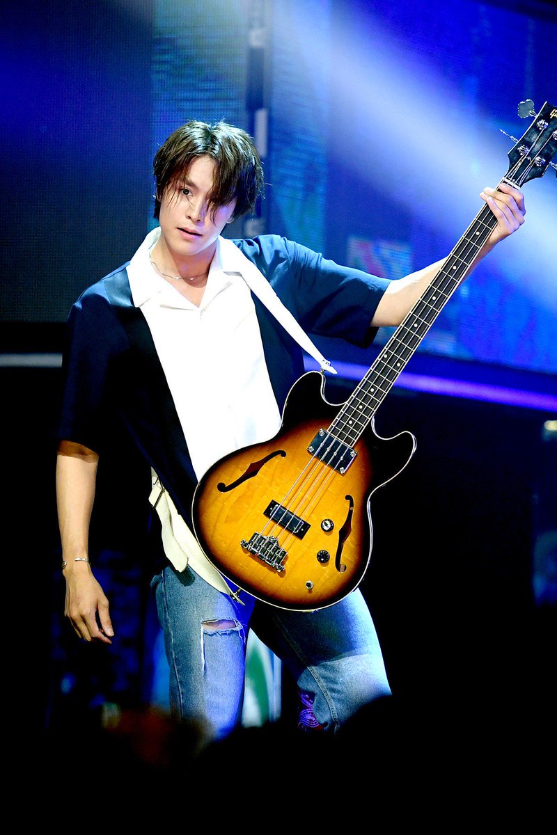 Andita1314 A Yoteumfia On Twitter Omg There Was An Anaconda Kwangjin Relax Let Me Handle It Kwangjin Wait What What Are U Doing Kwangjin Controlling An Anaconda Nflying Bass