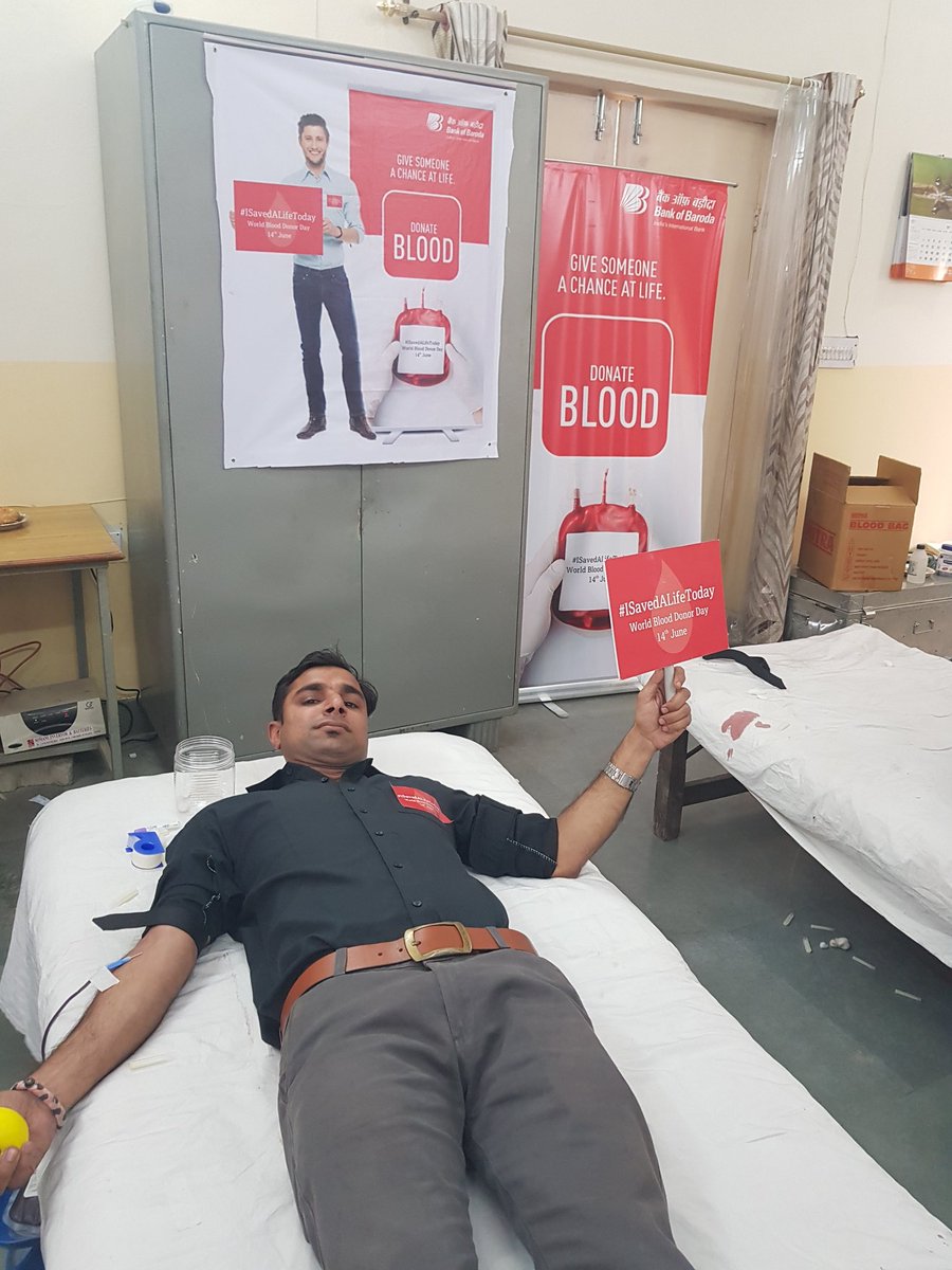 PoojaKala4's tweet photo. #ISavedALifeToday #BankOfBaroda #WorldBloodDonorDay #AjmerRegion #ProudMoment #ResponsibleIndian https://t.co/91ejreugcl
