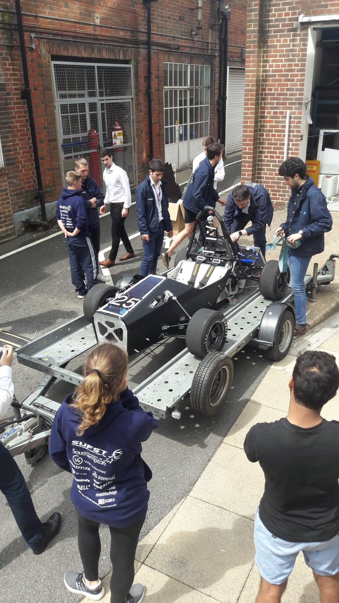 DynamicsZZ's tweet photo. The bird has left the nest! On our way to the @SotonEngEnv Design Show with #StagV #UoSDesign
#FS2018 #Rollout #NewCarNewDay @FormulaStudent https://t.co/AcAfNBvXrO