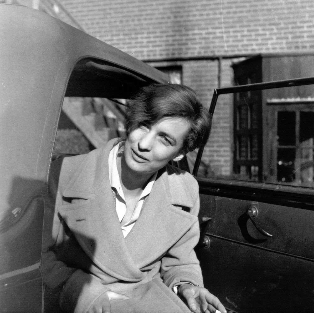 art_queer's tweet photo. 'And so she drifted along, sometimes a writer, sometimes muse, sometimes archeologist. Sometimes boy, sometimes girl.'
The Cruel Way, Ella Malliart, 1947

Describing the photographer and journalist, Annemarie Schwarzenbach
#queerart #Pride https://t.co/LD6gRcDYUf