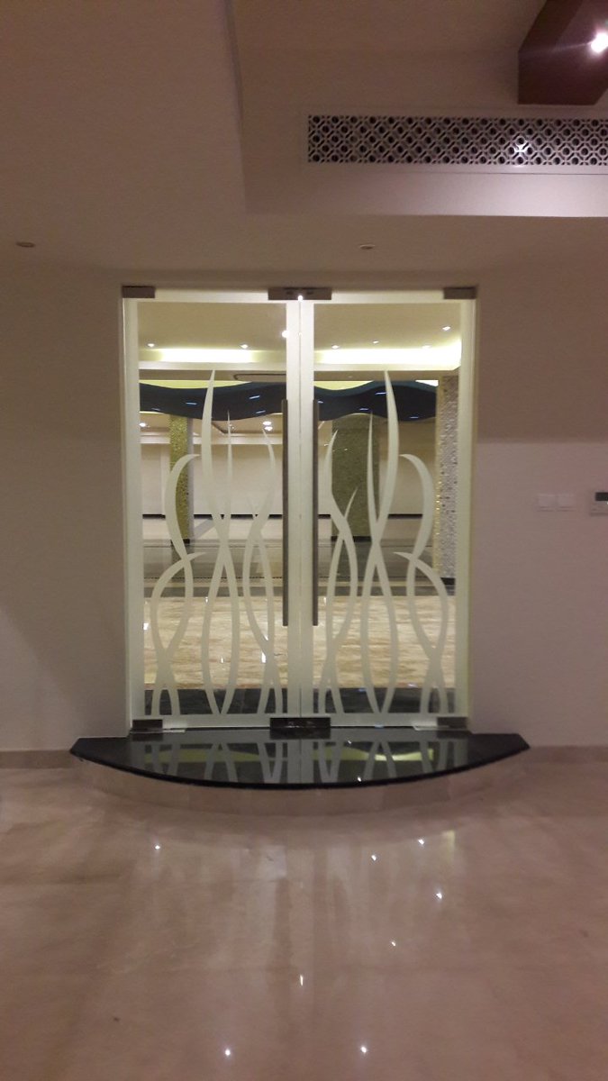 blueframeglass's tweet photo. #blueframeglass #frame #glass #mirror #pictures #wooddesigne #dubai #mydubai #dubaiMarina #dubaimarunalife #abudhabi #alain #shawerglass https://t.co/Zpyn6CxO5s