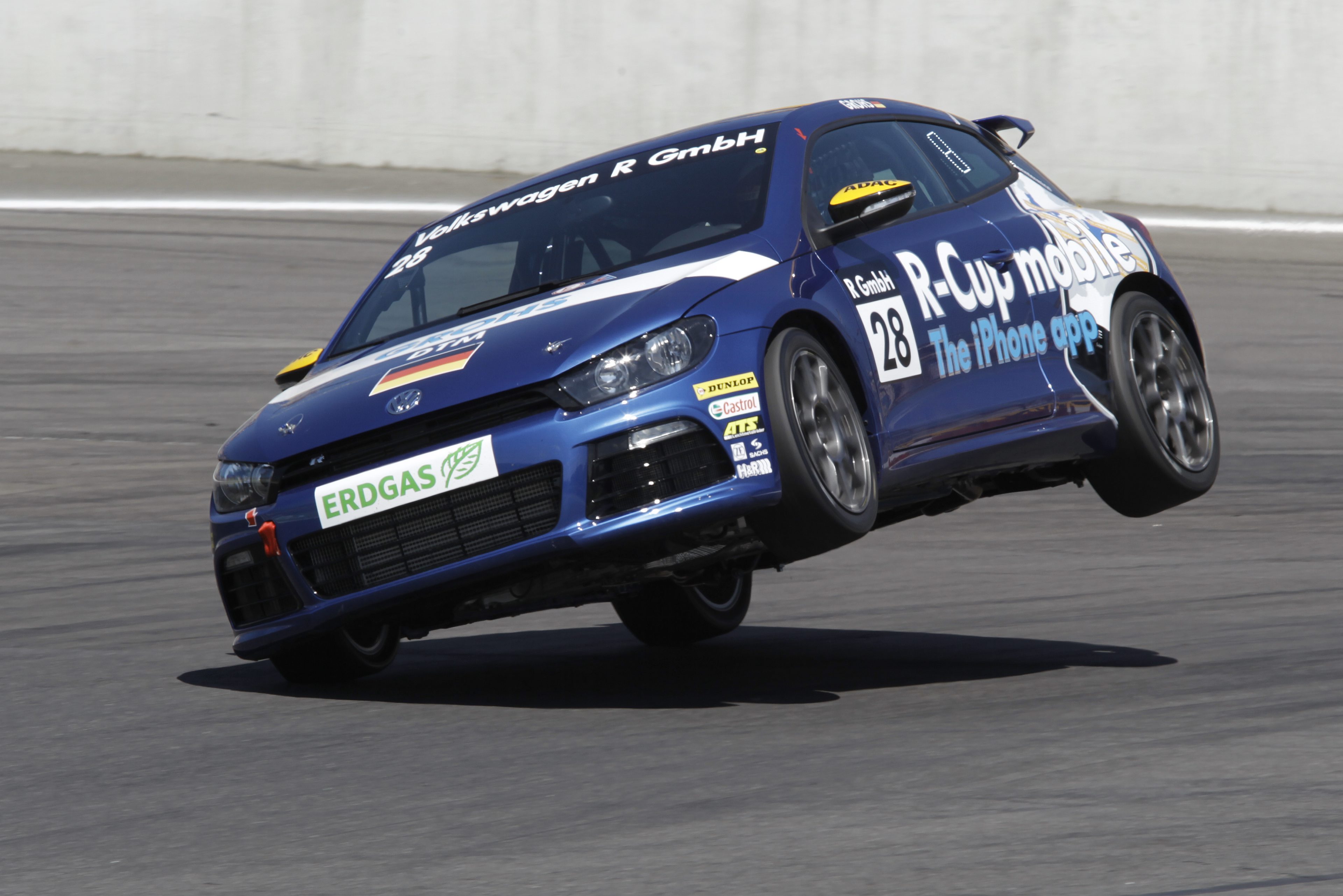 R cup. Модель 1/43 volkswagen scirocco. R cup. Vw scirocco тюнинг для гонок на фон. Фольксваген сирокко масштабная модель.