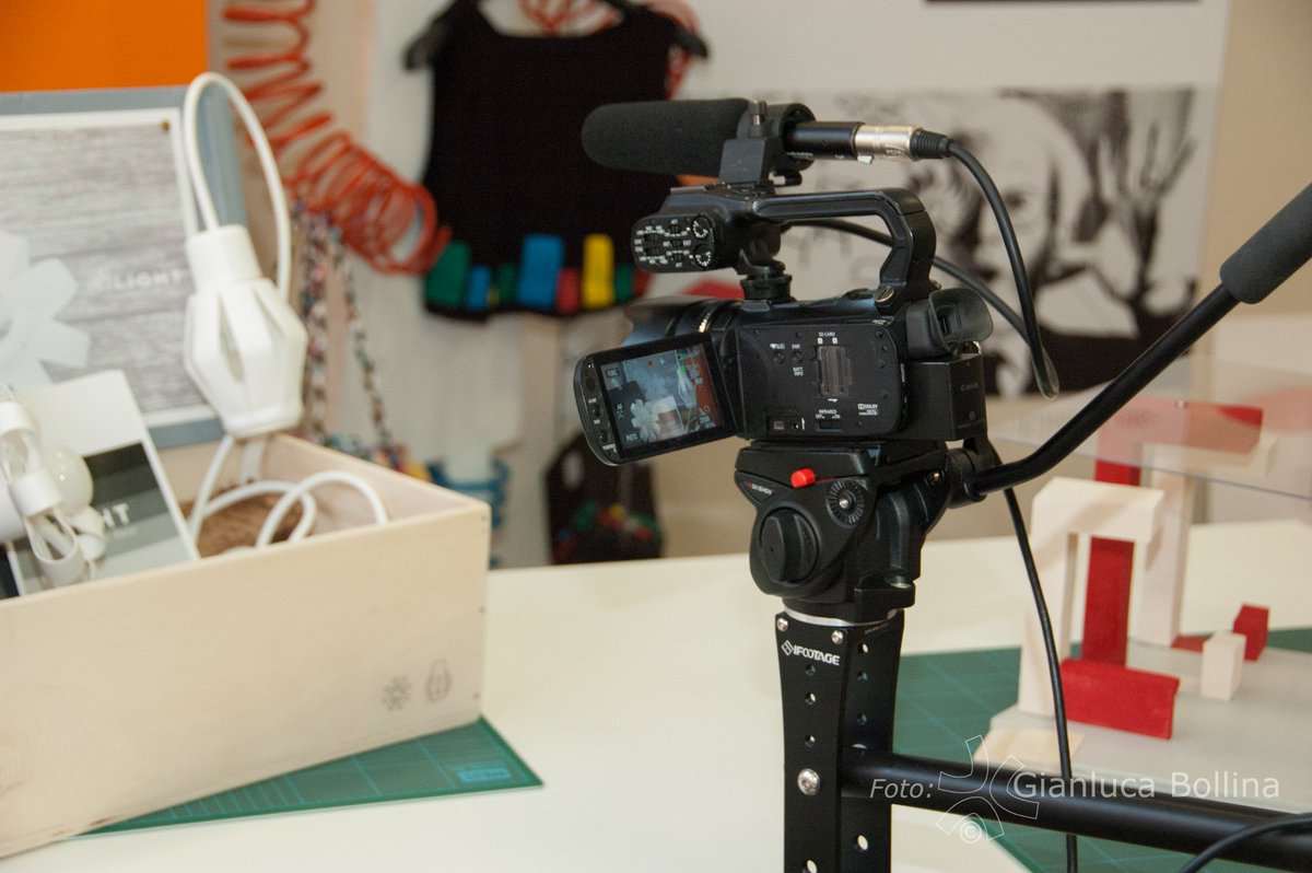 LmdesignPolo's tweet image. L&apos;obiettivo come linguaggio del nostro pensiero. 
gli studenti di Polo Michelangelo - Bologna -www.polomichelangelo.it
 
#designuniversity #polomichelangelo #universitàdidesign #designinstitute #italiandesignuniversity #designbologna #madeinitaly #college #news