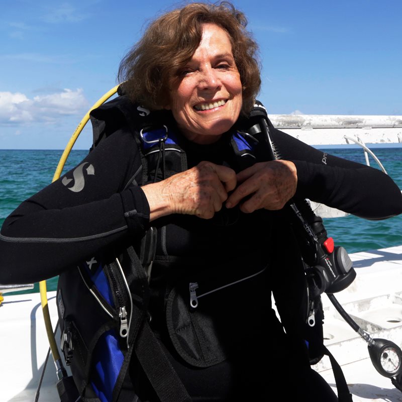 reliesdecine's tweet photo. "Sin agua no hay vida" #NoWaterNoLife #NoBlueNoGreen Enhorabuena #SylviaEarle #TheWorldIsBlue Premio Princesa de Asturias de la Concordia 2018 #PrincessofAsturiasConcordAward #Passonplastic #Oceans #HeroOfThePlanet https://t.co/urUCxsbHLe