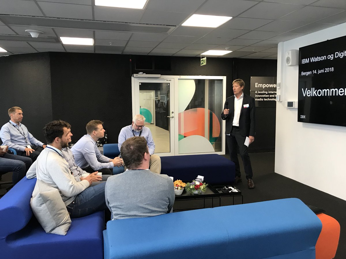 Anitafragaat's tweet photo. Regn ute, moro inne! Watson og digitalisering i Praksis i Bergen i dag. #Watson #digitalisering @IBMNorge #ibmnorge @MediaCityBergen https://t.co/5h5yYfQB8B