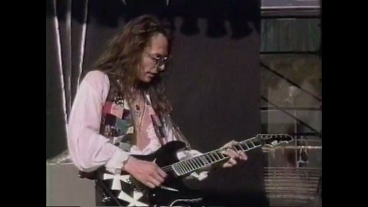 Happy birthday to former Queensryche guitarist Chris DeGarmo. 