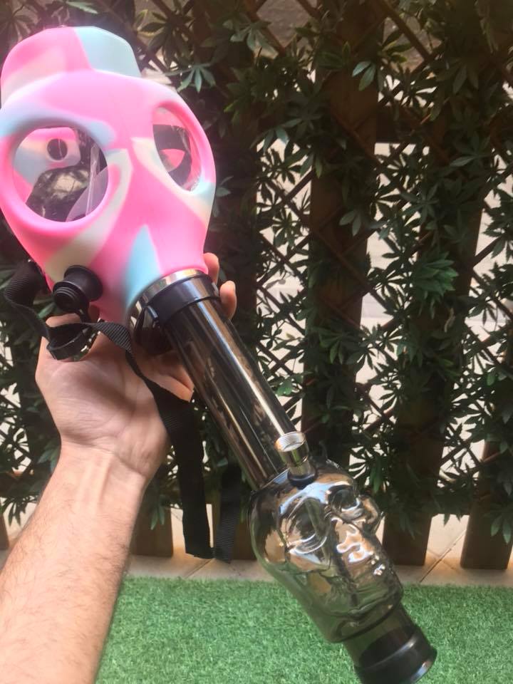 GreenDragonGrow's tweet photo. Nuevos colores de MackBong ya disponibles en @GreenDragonGrow #Toxicity #BuenosHumos #VivaLaMaria #Parafernalia #Sensación #AtaqueNueclear https://t.co/U8rMPtfYoY