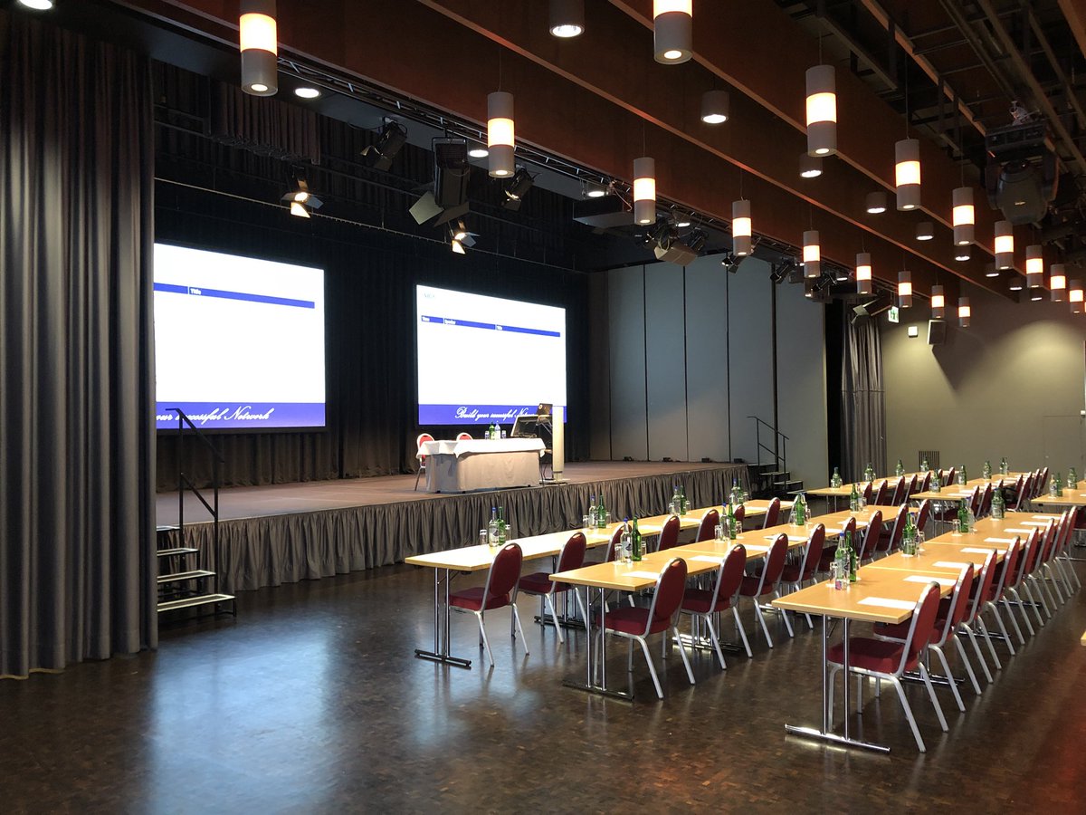 WilHarm3's tweet photo. The quiet moments before taking the stage. #sigs2018 #zscaler https://t.co/sHWZcjEijX