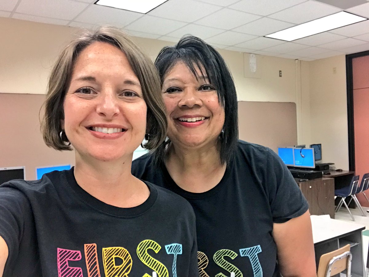 TeachMrsDTeach's tweet photo. Having a blast co-teaching with my teammate at our @The_GESGators #SummerScienceInstitute! #firstgradeteam @IRCSchools #noplacelikeglendale https://t.co/wyMxezzR28