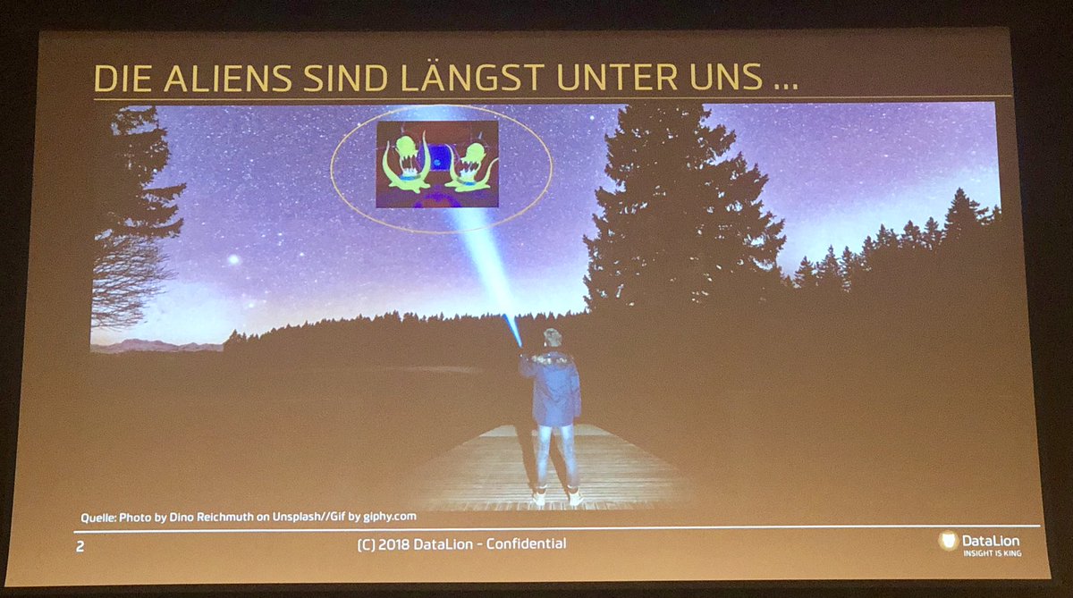 sweettweetangie's tweet photo. Oh oh, jetzt ist es soweit... sie sind daaaaaa 👾👽👾👽 #digitalchallenge2018 #socialconference https://t.co/HhNfZMldWJ
