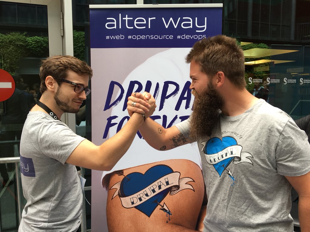 #Drupagora2018 : <a href="/Courau_Louis/">Courau Louis</a> &amp; @OnOff_Web vous donnent rdv à 14h30 ( amphi 25) pour leur conférence : usine à sites, multisites et multi espace : quelle architecture pour quels besoins ? @Drupagora <a href="/SylvainLejarre/">Lejarre</a> ils sont prêts !!!