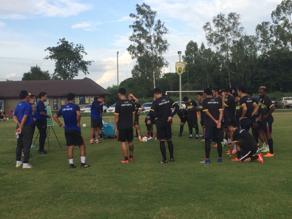 kkfcofficial's tweet photo. KKFC’s training session before vs ARMY Utd. #KKFC2018 https://t.co/qSt6vaWRIC
