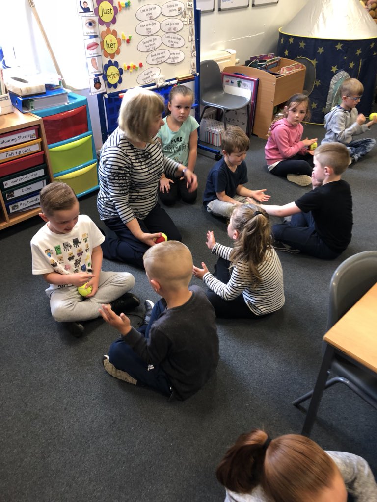 StTimothysPS's tweet photo. Wow 👀 at Room 1 and their Bilateral Integration skills with @ClairedyCanCan and @LConnellyCANcan 🎾 
#healthweek https://t.co/spVnWbrIfb