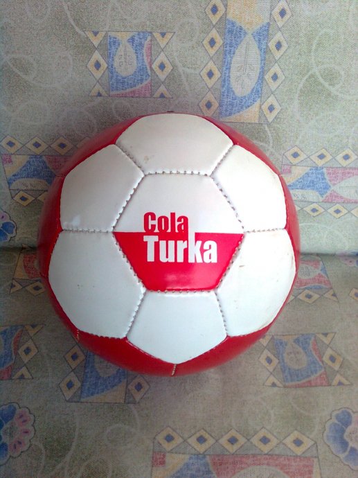 yapılmış en iyi top tasarımı bu ikisi. daha iyisi gelmedi bunlardan